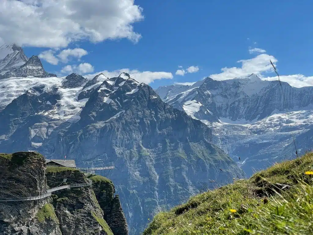 First Cliff Walk : expérience vertigineuse en montagne