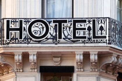Hôtel 15ᵉ arrondissement : le nouvel art de la détente entre spa, bar convivial et chambres design !